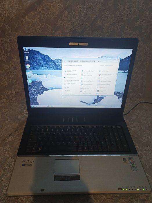 17" JBL Німецько-японський МОНСТР FUJITSU SIEMENS Amilo Xa 2528