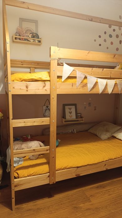 Estrutura de cama IKEA beliche Mydal  com estrutura casa Montessori