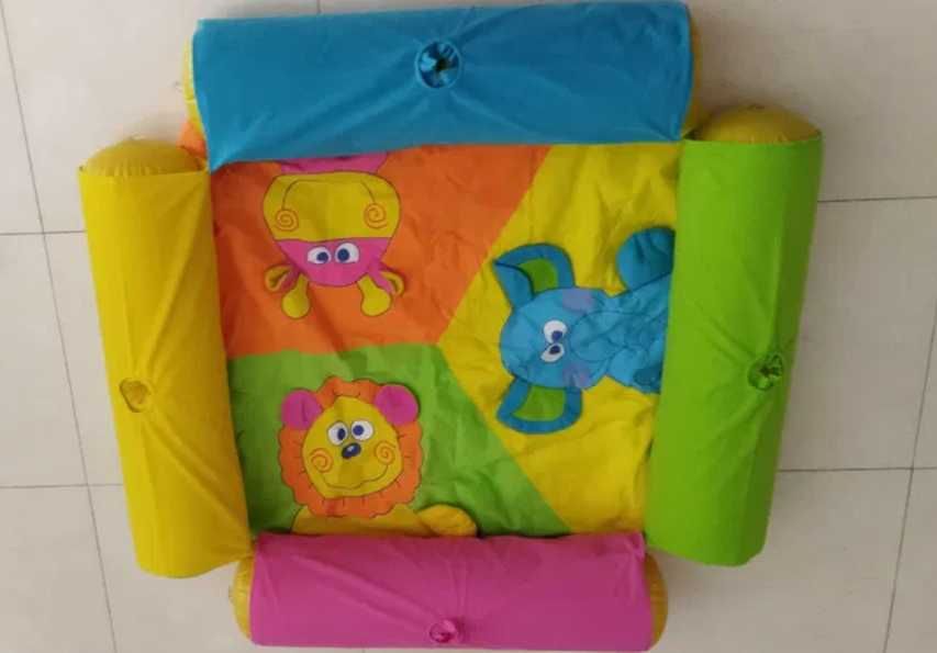 Tapete para Bebé insuflável com 1 m2 e bomba de ar