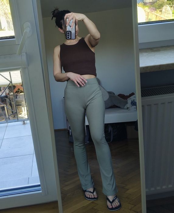 Spodnie pilates dzwony prążkowane dresy elastyczne S M