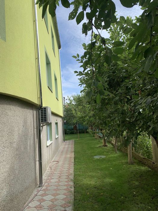 Будинок в Гусятині