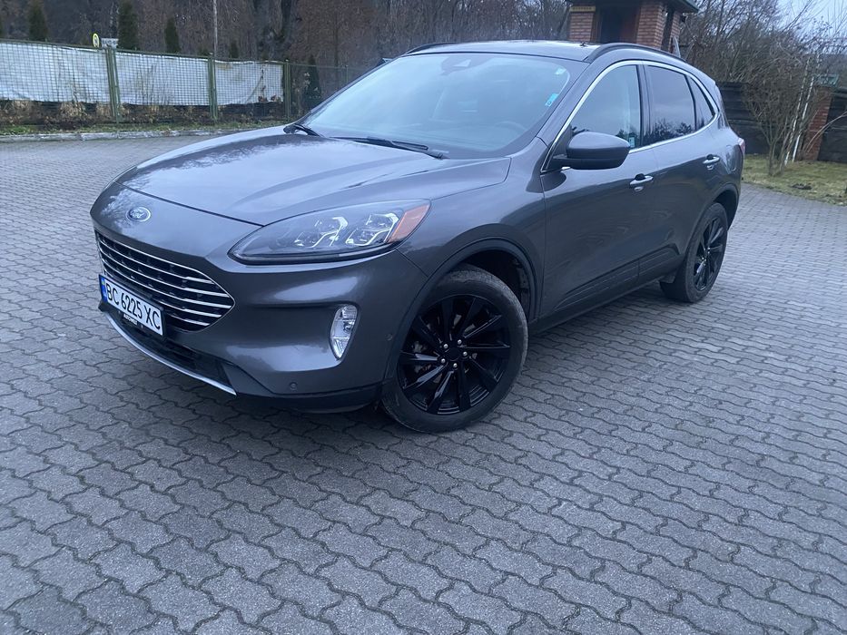 Форд ескейп тitanium