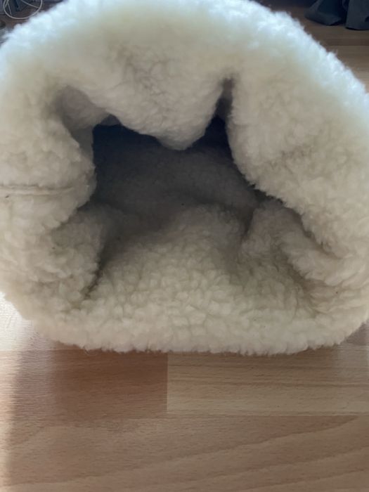 Домик чехол на овчине для животних