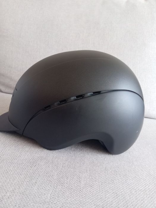 Kask jeździecki UVEX stan jak powystawowy