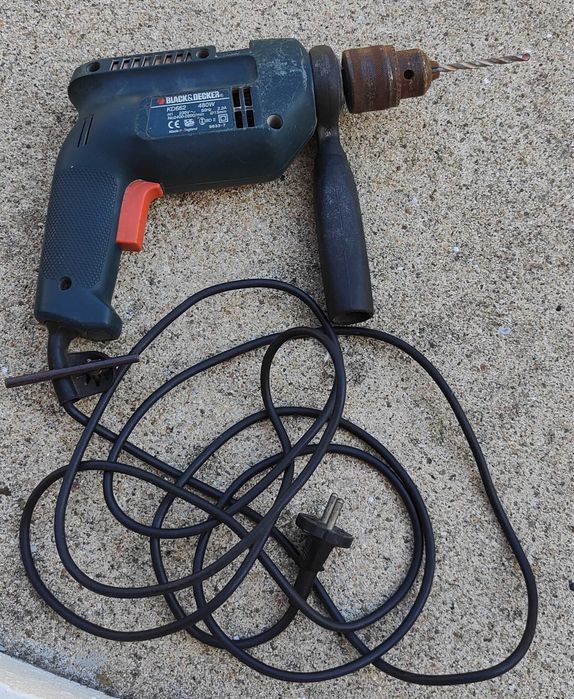 Berbequim de impacto Black & Decker KD662