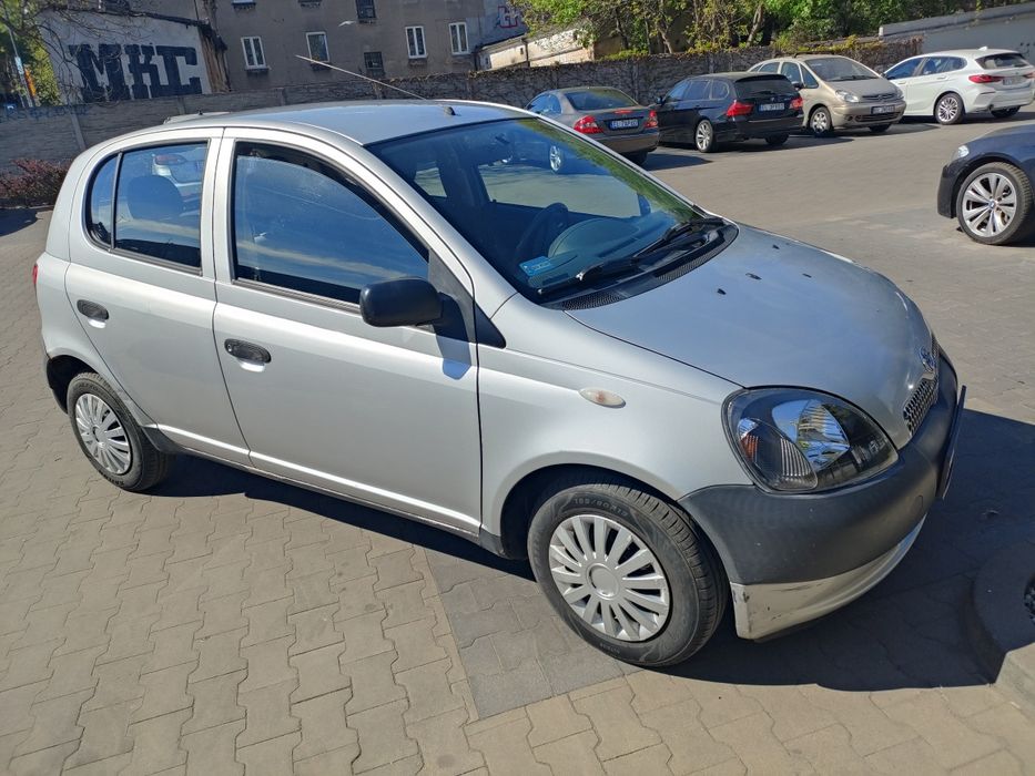 Yaris --Toyota 1.0