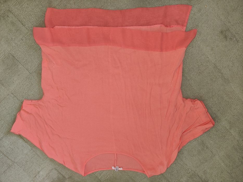 Bluzka w kolorze koralowym w rozmiarze o 10