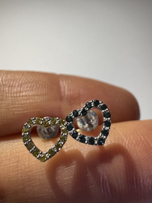 Золотые серьги пусеты с бриллиантами