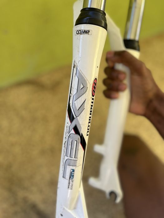 Suspenção Manitou AXEL aro 26