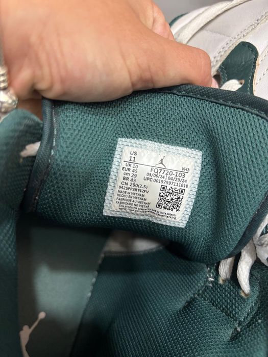 Air jordan brancos e verdes