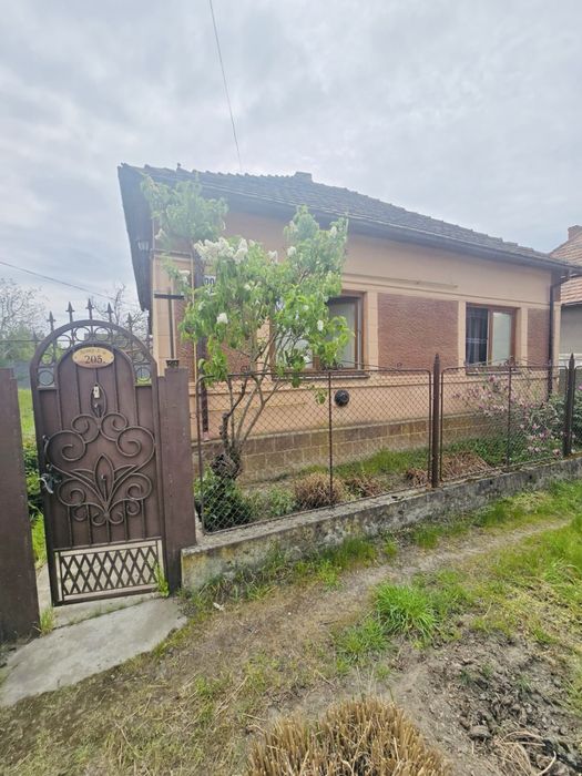 Продаж будинку в м.Берегове, 77 кв.м, 10 соток ділянки