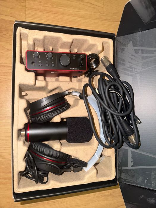 Focusrite Scarlett Solo Studio 4th Gen - zestaw studyjny
