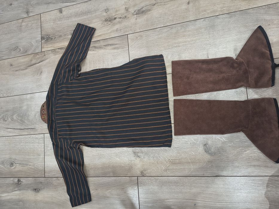 Koszula Hinduska z butami