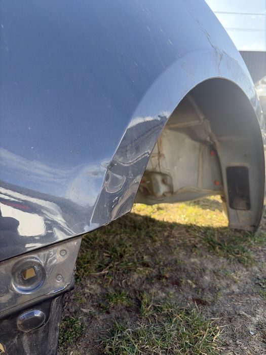 Tesla 3 2023р крило,четверть PMNG