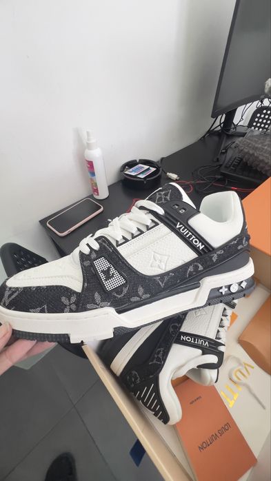 LV Trainer Sneaker