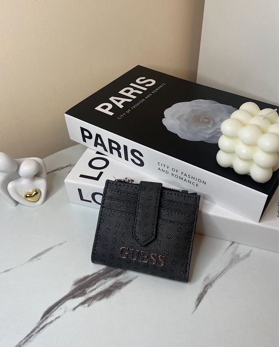 Жіночий темно-сірий гаманець Guess