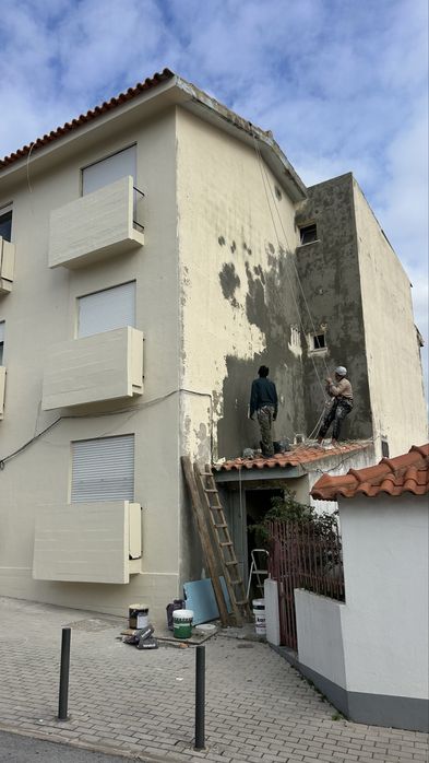 Trabalhos em altura por andaimes, rapel / alpinismo telhados, fachadas