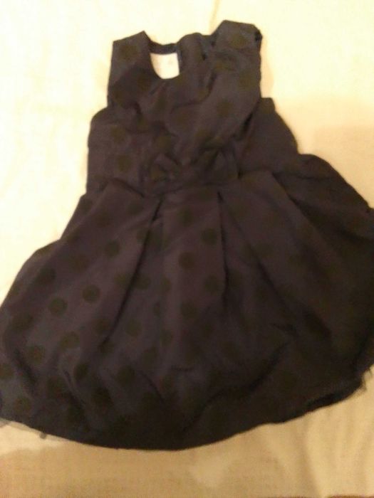 Sprzedam sukienkę rozmiar 68