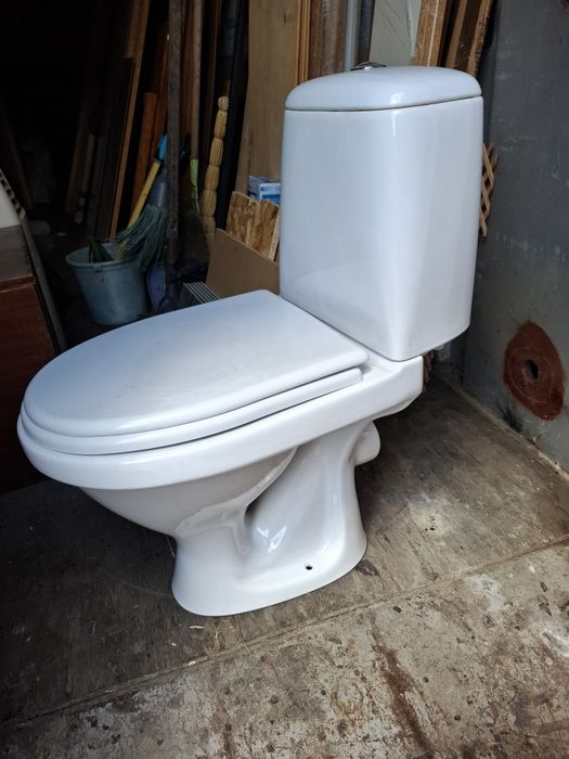 Унитаз с бачком Сеrsanit. Самовывоз.