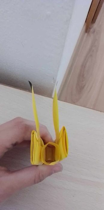 Mini Pikachu na palec
