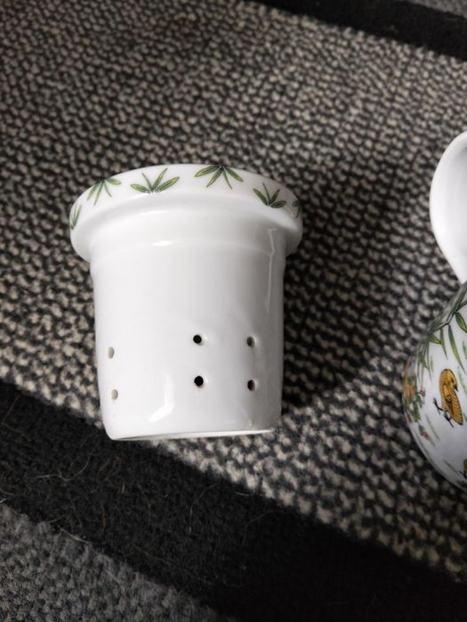 Chávena Oriental em Porcelana com Galos