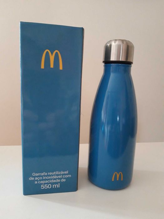 Garrafa reutilizável de aço inoxidável - Artigo NOVO.