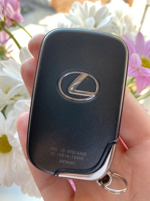 Власний оригінальний ключ від Lexus ES 350
