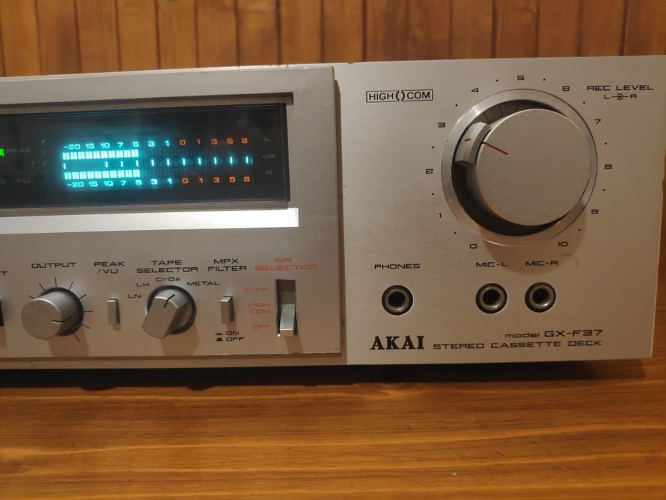 Дека Akai gx f37