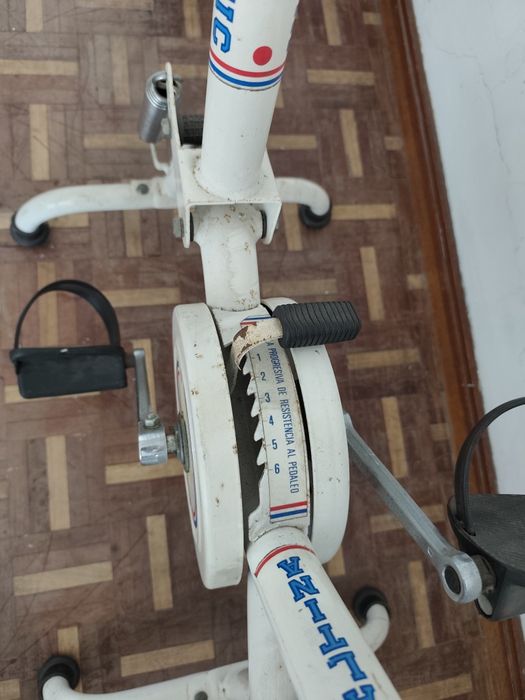 Bicicleta estática esmaltina