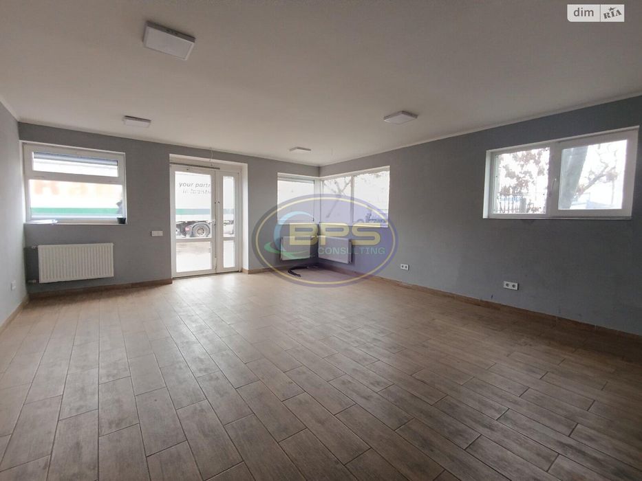 Приміщення під аптеку/центр видачі товарів.