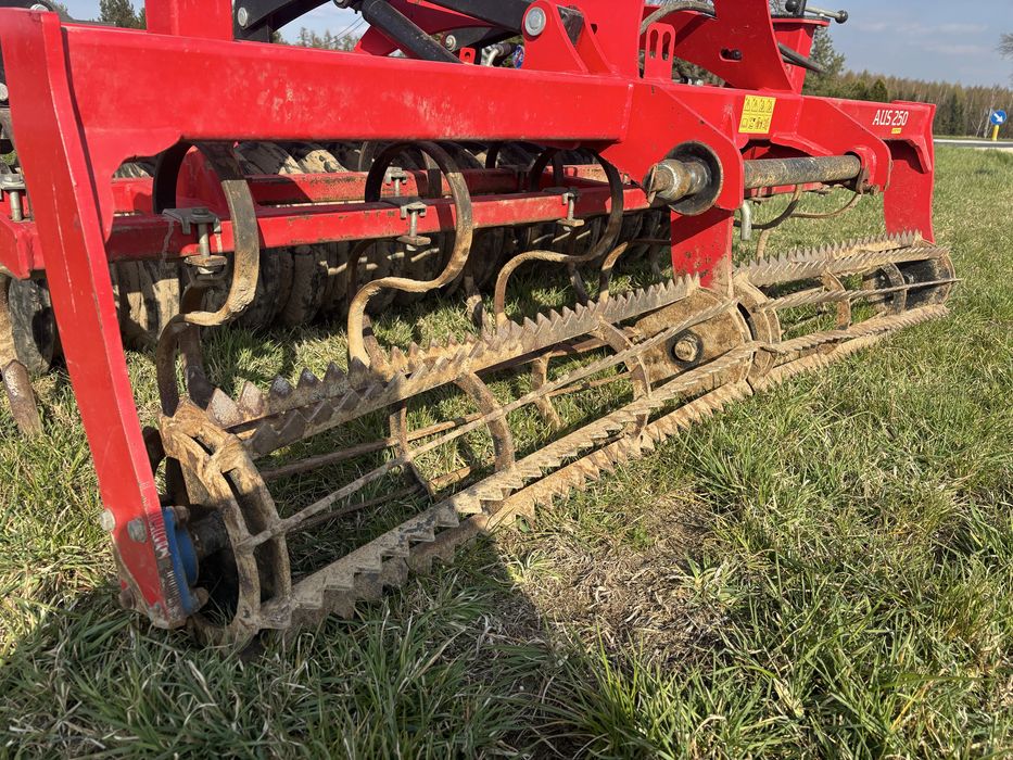 Agregat uprawowo - siewny