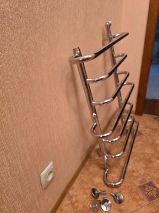 Рушникосушарка б/у  в гарному стані