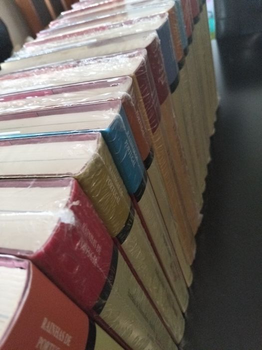 Coleção "Rainhas de Portugal" em 18 volumes (ed. Círculo de Leitores),