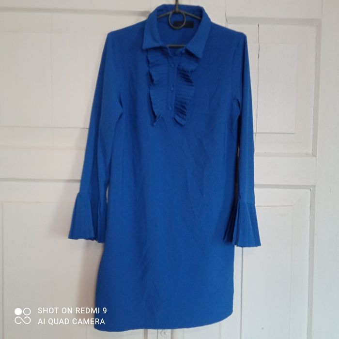 Продам сукню святкову