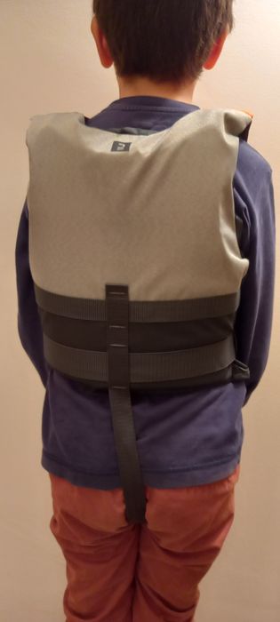 Colete de ajuda à flutuação.