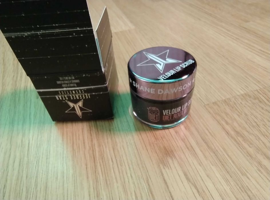 Lip Scrub Diet Root Beer - Jeffree Star x Shane Dawson Collection