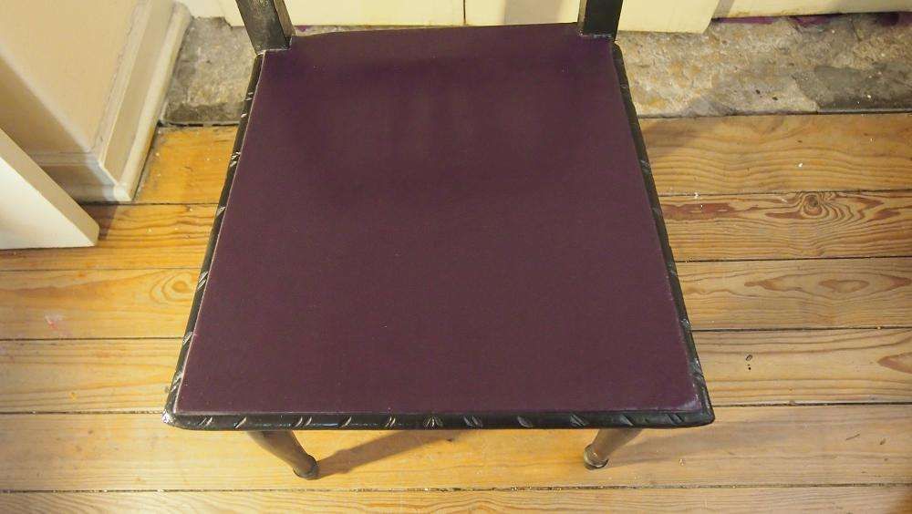 Cadeira Madeira Restaurada Vintage Preta/Roxa