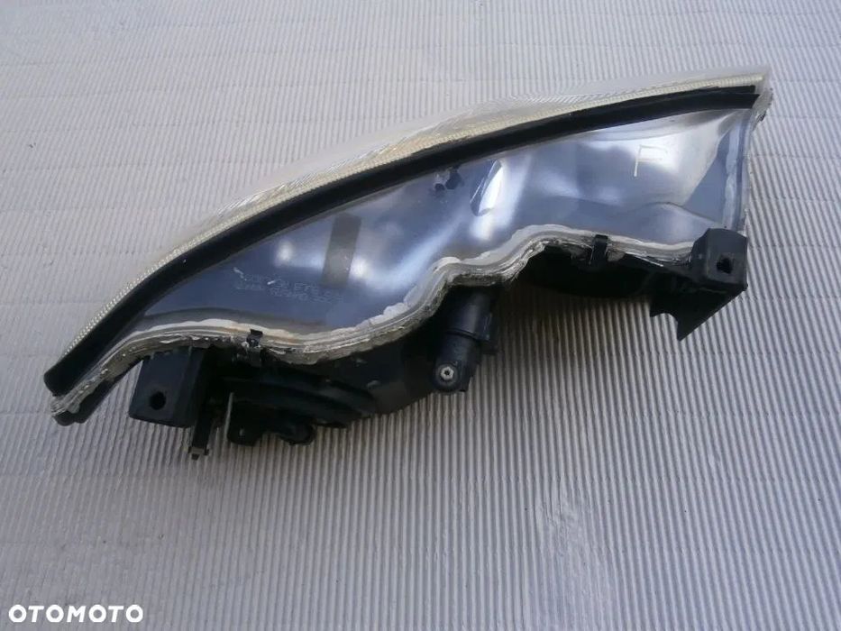 Lampa Reflektor Lewa Euro Chrysler 300m