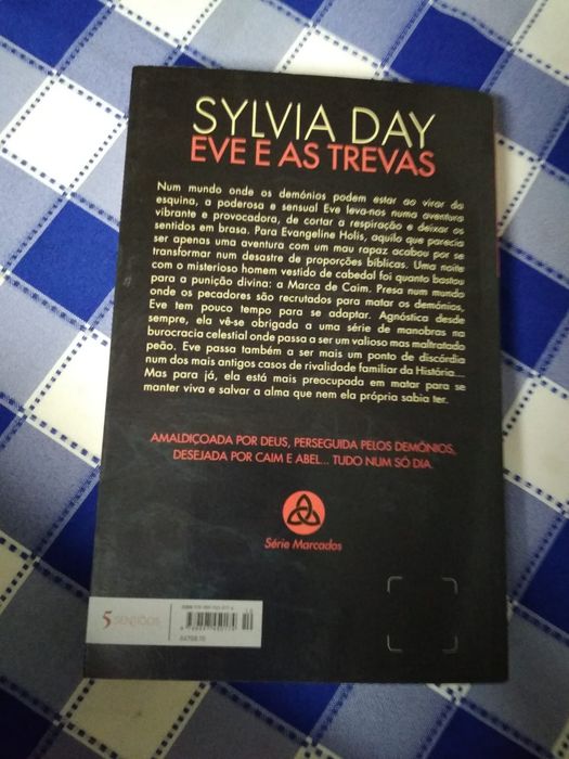 Eve e as trevas