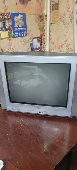 Телевизор SAMSUNG  в рабочем состоянии старого образца