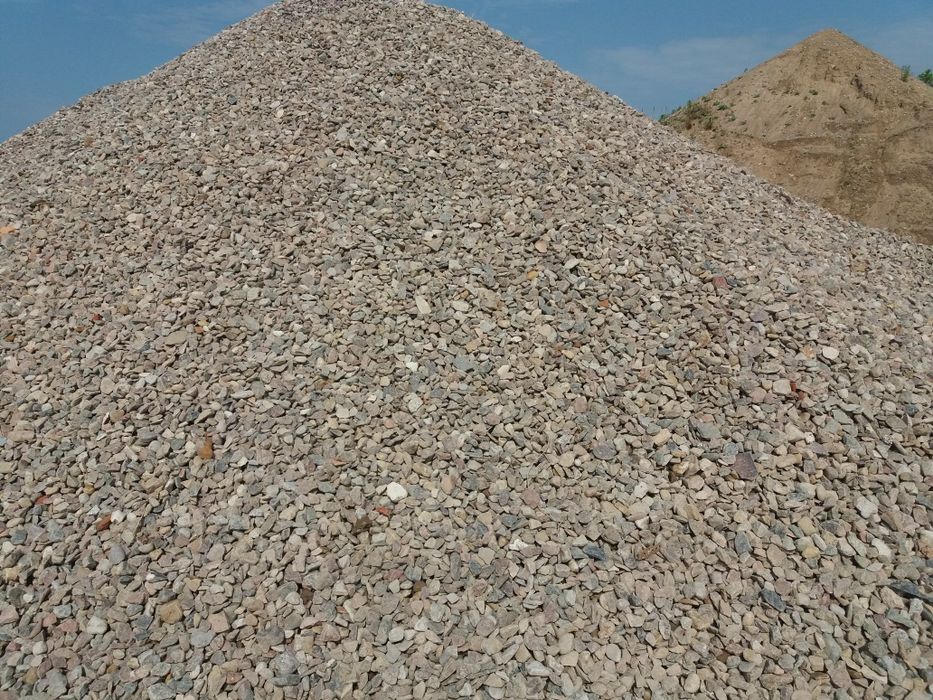 Żwir 8-16 piasek  ziemia ogrodowa Drenaż