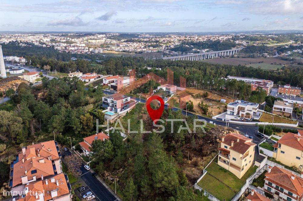 Terreno / Para Construção / Área Total de 574m2 / Aceita Permuta / Tel
