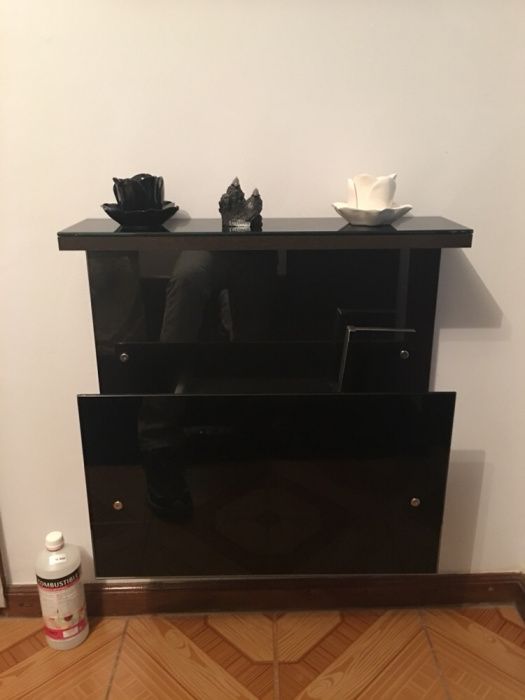 Prateleira decorativa com Biolareira