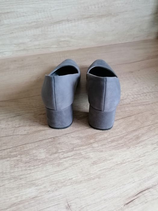 Buty damskie czółenka na słupku