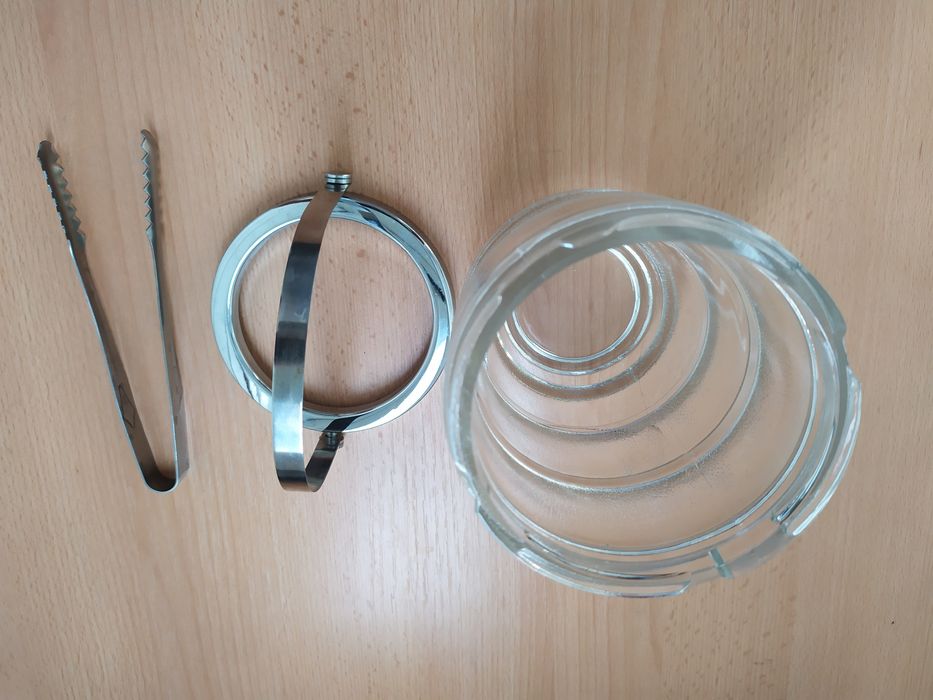 Pojemnik na lód prl