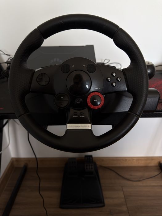 Logitech Driving Force GT + pedały + stojak