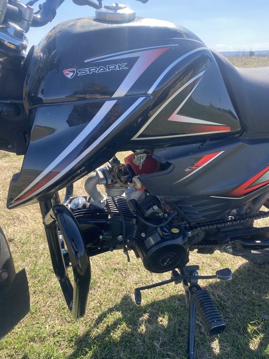 Прадоється  мотоцикл спарк 125 кубів