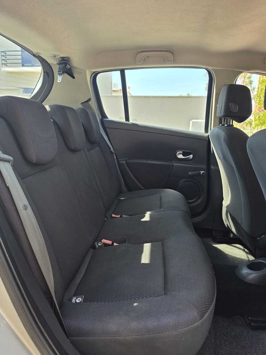 Renault Clio III 1.2 i – 2006