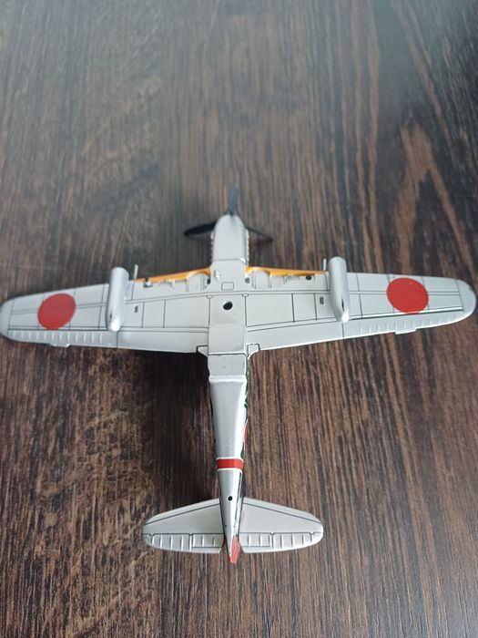 Metalowy model japońskiego samolotu ki-61 Hien