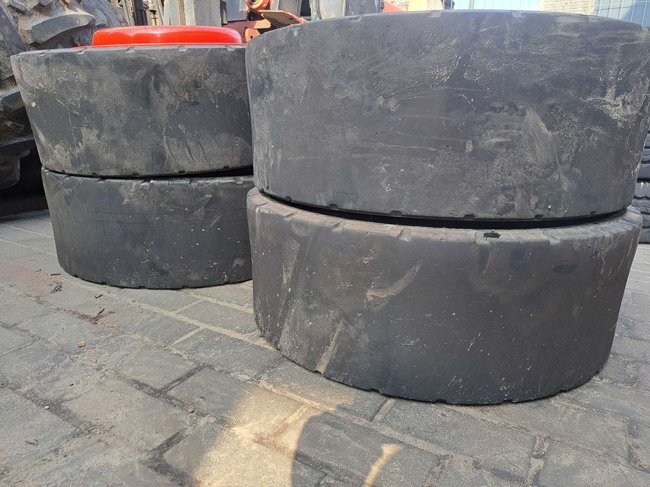 300R15 Koła Bliżniaki 315/70R15 Wózek Widłowy LINDE 12-Szpilek PEŁNE